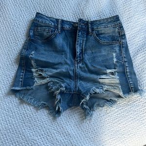 Ripped Denim Short medium wash